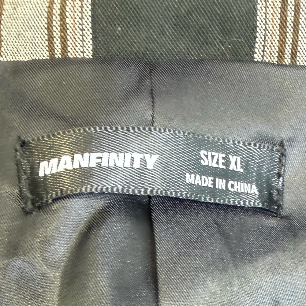 MANFINITY Black and Cream Plaid Blazer- Size XL - Picture 3 of 9